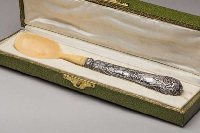 Two pieces cutlery, forged silver handle,...