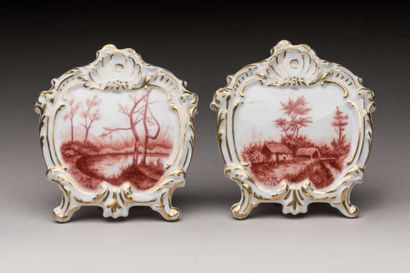 Two frame-shaped menu holders in porcelain...