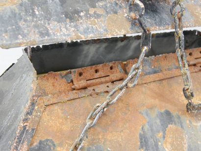 Cage en fer et tôle ?. Travail tardif
(les...