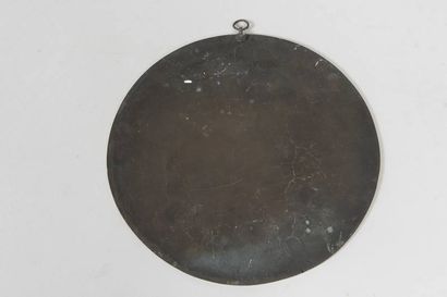 JAPON - XXe siècle
Miroir en bronze à décor...