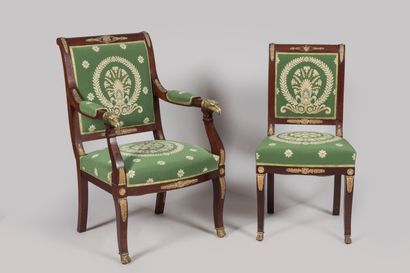 Mobilier de salon en acajou et placage d'acajou...