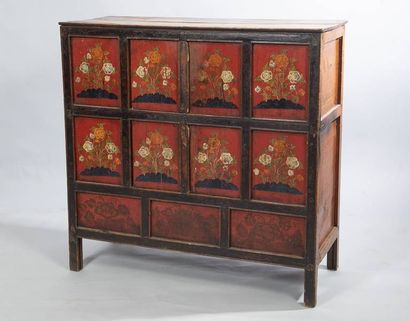 Meuble d'appui à 11 vantaux peints à décor...