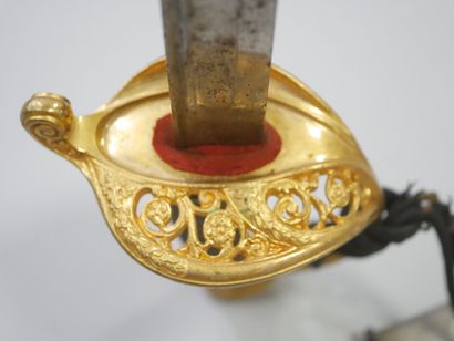 Sabre d'officier modèle 1855. Monture ajourée...