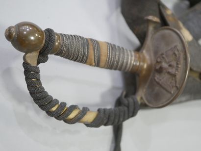Epée d’officier modèle 1852/57. Clavier à...
