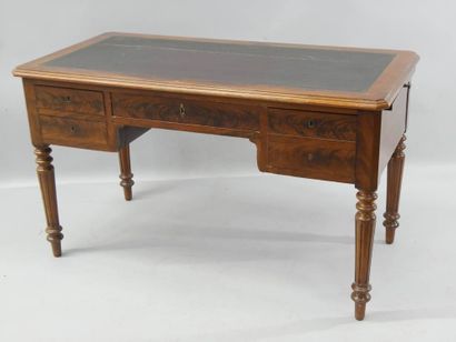 Bureau plat en acajou et placage d'acajou,...