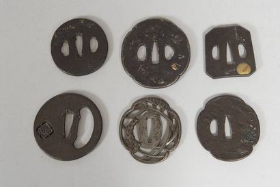 JAPON - Epoque EDO (1603 - 1868)
Six tsuba...
