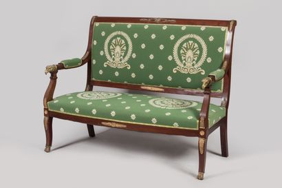 Mobilier de salon en acajou et placage d'acajou...