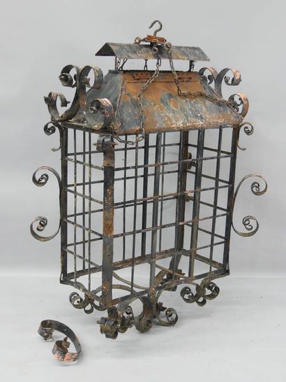 Cage en fer et tôle ?. Travail tardif
(les...