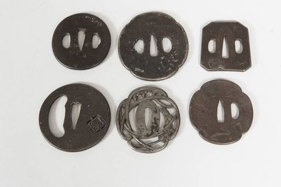 JAPON - Epoque EDO (1603 - 1868)
Six tsuba...