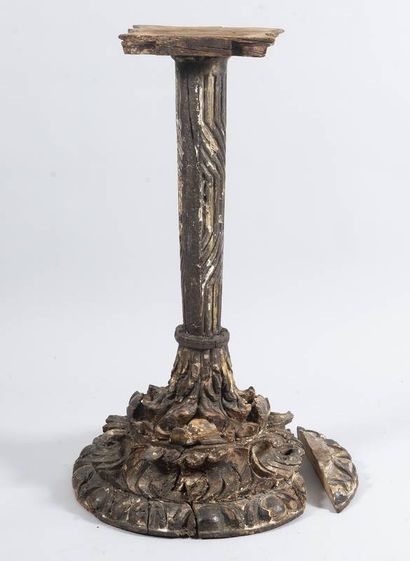 Sellette - console en bois richement sculpté...