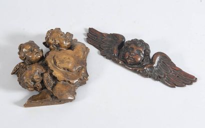 Elément de boiserie sculpté représetant une...