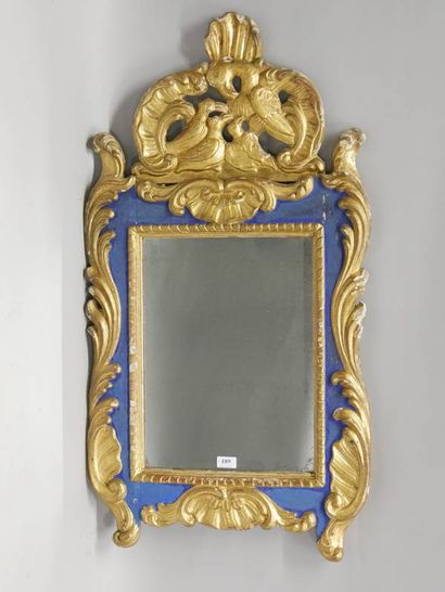 Miroir en bois et stuc de coquille et de...