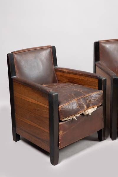 TRAVAIL DES ANNÉES 1930
Mobilier de salle...