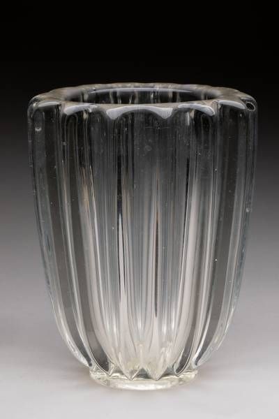 Pierre D'AVESN (1901-1990). 
Vase en cristal...