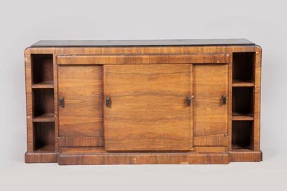 TRAVAIL DES ANNÉES 1930
Mobilier de salle...