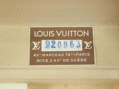 LOUIS VUITTON - Valise modèle Alzer 55, toile...