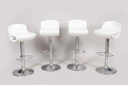 MOBILIER CONTEMPORAIN 
Suite de trois tabourets...
