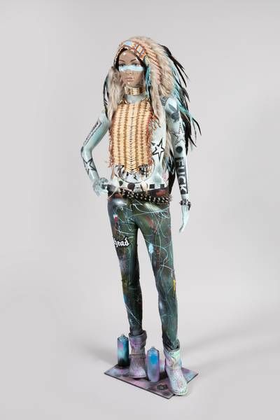 TRAVAIL CONTEMPORAIN 
L'indienne
Mannequin...