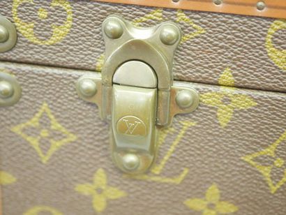 LOUIS VUITTON - Valise modèle Alzer 55, toile...