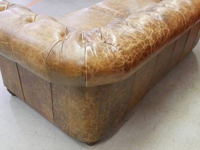 TRAVAIL MODERNE DANS LE GOUT CHESTERFIELD
Large...