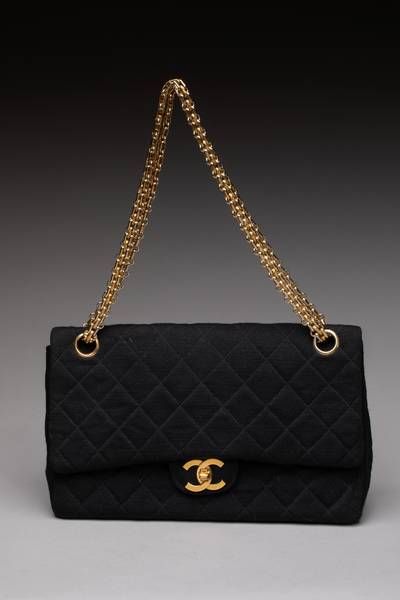 CHANEL - Sac modèle Timeless classique en...