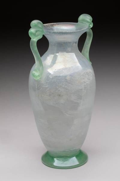TRAVAIL ITALIEN DU MILIEU DU XXe SIECLE
Vase...