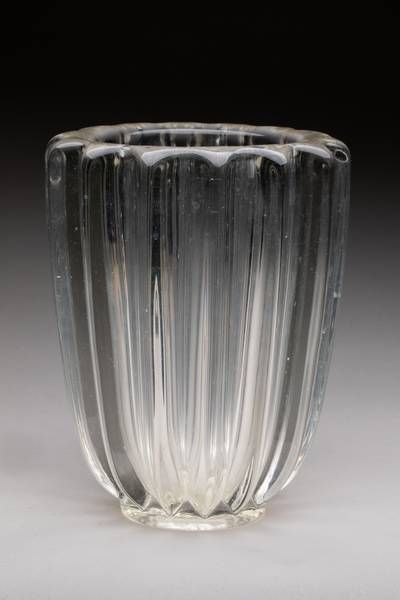 Pierre D'AVESN (1901-1990). 
Vase en cristal...