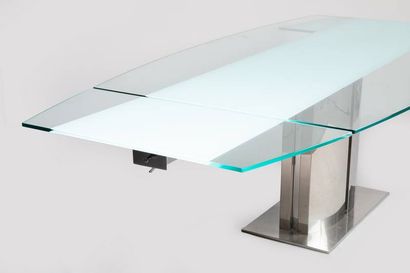 TRAVAIL MODERNE
Importante table de salle...