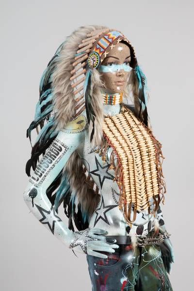 TRAVAIL CONTEMPORAIN 
L'indienne
Mannequin...