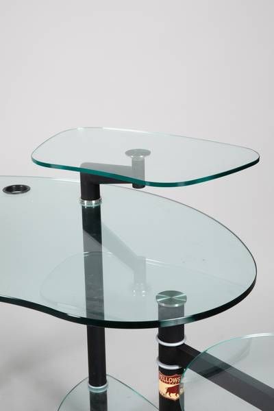 MOBILIER CONTEMPORAIN
Bureau de forme libre...