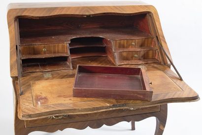 Bureau de pente formant commode en bois de...