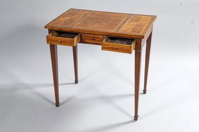 Table à écrire en acajou, bois de rose et...