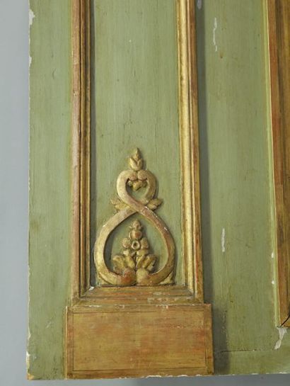 Trumeau de cheminée en bois laqué vert et...