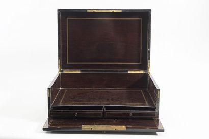 Grand coffret rectangulaire en placage d'ébène...