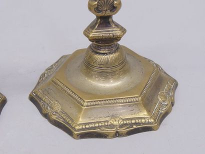 Pair of brass candlesticks. 18th century
height...