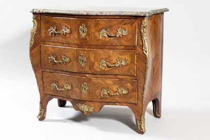 Chest of drawers with curved front and sides...