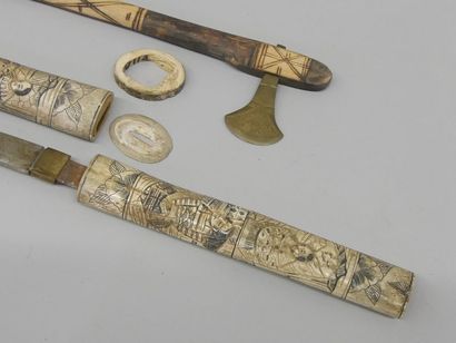 Lot including: a Japanese Tanto dagger, bone...