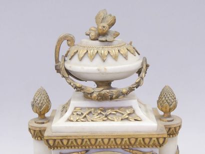 Portico clock in marble and bronze, the dial...