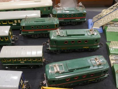 JEP and HORNBY - Large lot of 0 gauge trains...