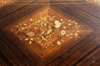 Table à jeux portefeuille en placage et palissandre...