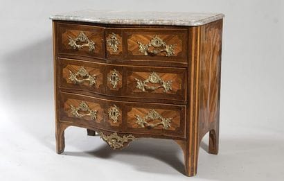 Rosewood and amaranth veneered chest of drawers...