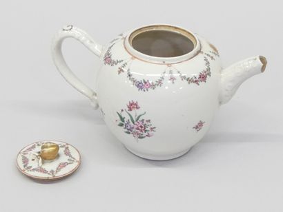 Chantilly, covered pot with Korean decoration,...