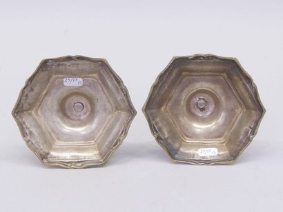 Pair of brass candlesticks. 18th century
height...