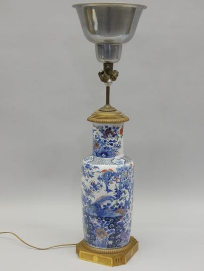 CHINA - Early 20th century
Porcelain scroll-shaped...