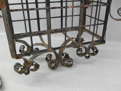 Cage en fer et tôle ?. Travail tardif
(les...