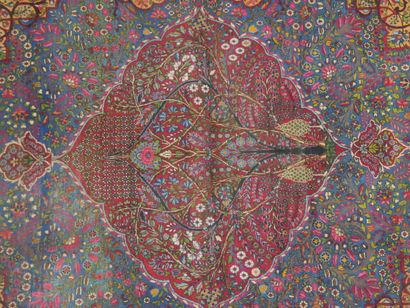 Grand tapis en laine et coton à décor géométrique...