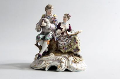 Groupe en porcelaine allemande polychrome...