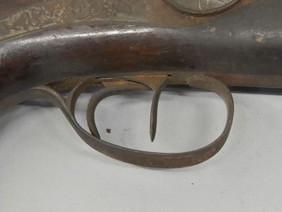 Percussion hunting pistol. Two rifled tabletop...