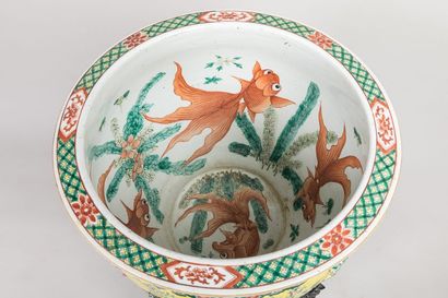 CHINA - Late 19th century
Large polychrome...