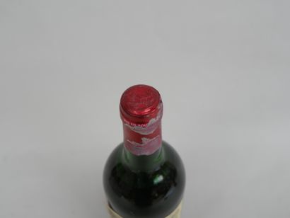1 B PETRUS 1976 Pomerol (M.E+; e.t.h à e.l.a;...